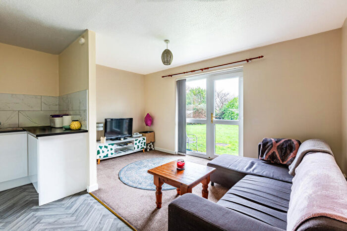 1 Bedroom Flat For Sale In Woodlands Court, Woodwell Road, Shirehampton, Bristol, BS11