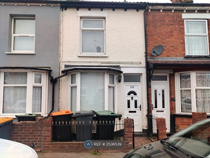 3 Bedroom Terraced House To Rent In Fenlake Road, Bedford, MK42