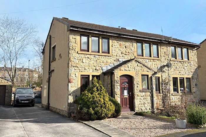 2 Bedroom End Of Terrace House For Sale In The Close, Skipton, BD23