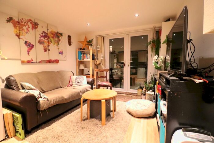 1 Bedroom Flat To Rent In Claude Road, Roath, CF24