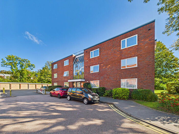 1 Bedroom Flat To Rent In Sutton Close, Beckenham, BR3