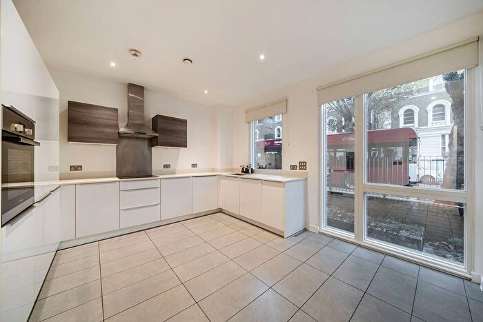 3 Bedroom Flat To Rent In Cambridge Avenue, North Maida Vale, London, NW6
