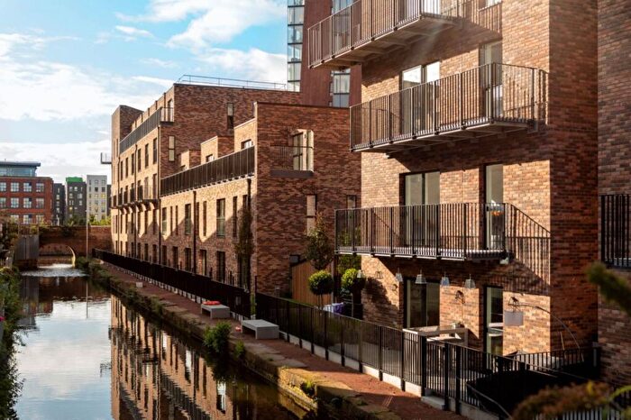 1 Bedroom Apartment For Sale In Lockgate Mews, Manchester, M4