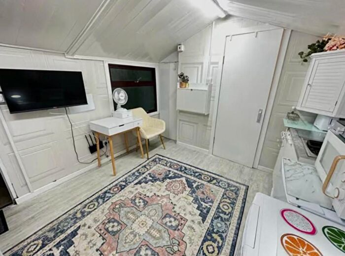 1 Bedroom Studio To Rent In Ravensborne Road, Bromley, London, BR2