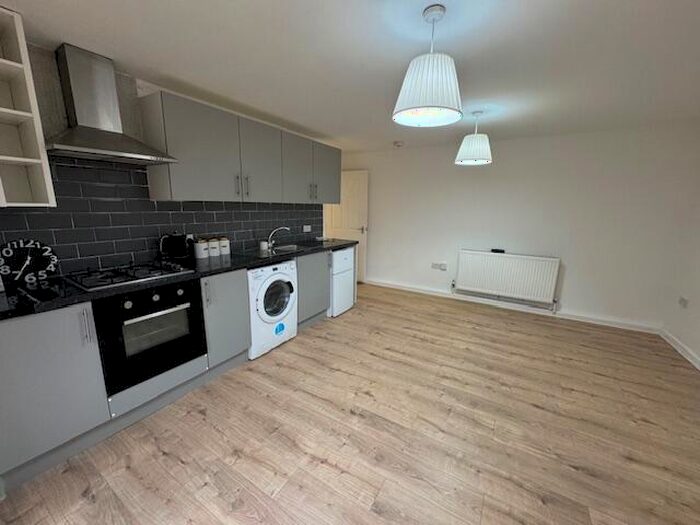 1 Bedroom Apartment To Rent In Franklyn Lane, Bristol, BS2