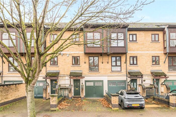 3 Bedroom Terraced House To Rent In Hanover Avenue, London, E16