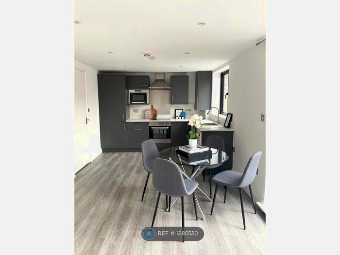 2 Bedroom Flat To Rent In Spa Road, London, SE16