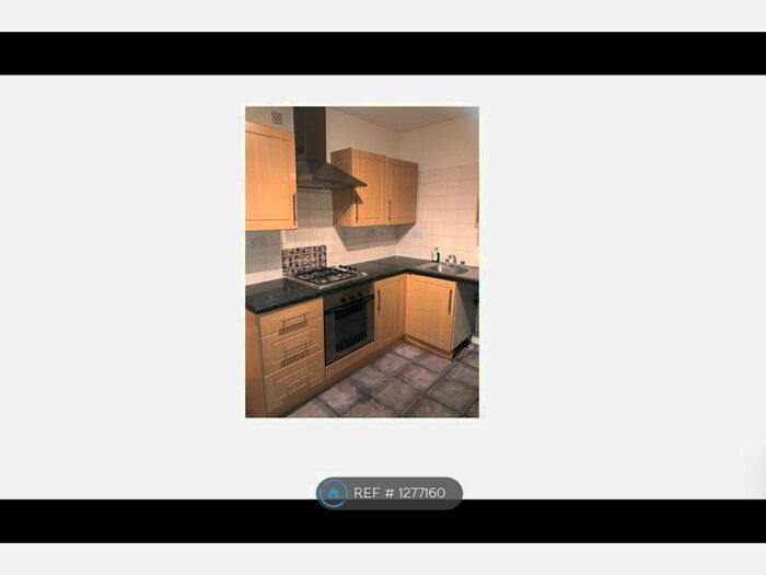 2 Bedroom Flat To Rent In Long Lane, London N2