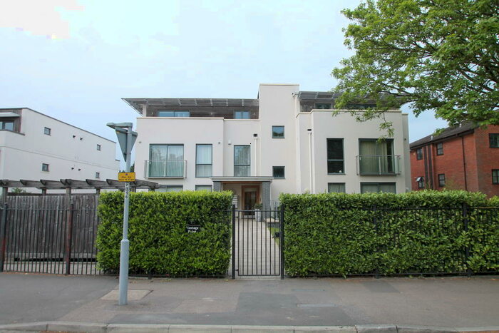 2 Bedroom Flat To Rent In Vantage Point, Beckenham, BR3