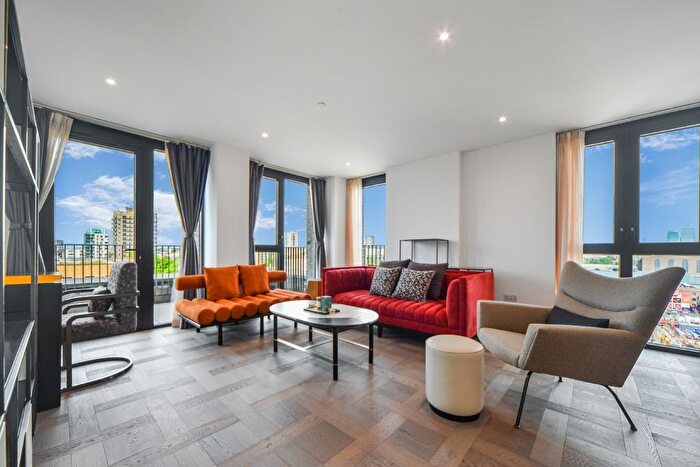 2 Bedroom Flat To Rent In Boxwood Gardens, London, E1W