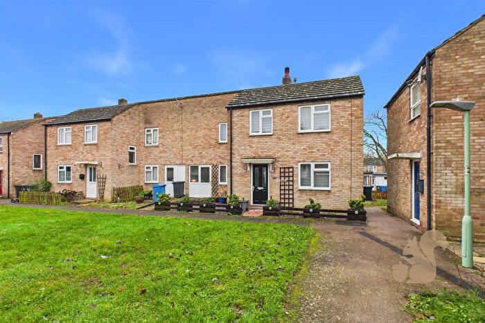 3 Bedroom Semi Detached House For Sale In Kersey Avenue, Great Cornard, CO10