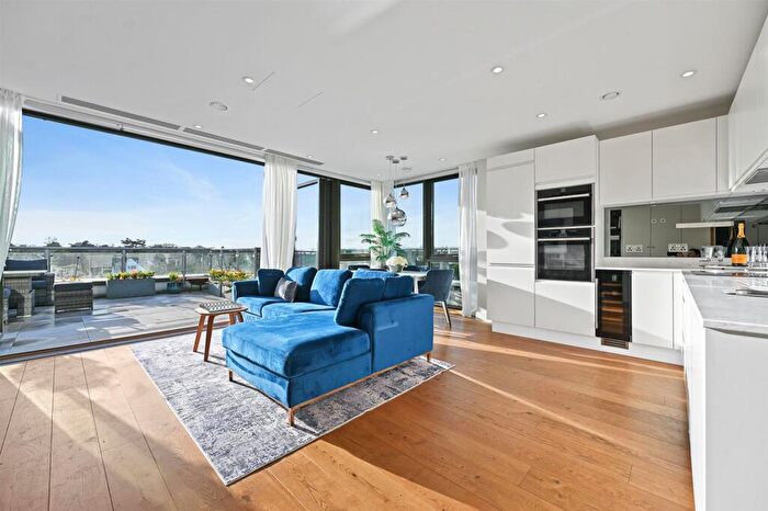 2 Bedroom Apartment For Sale In Station Road, Gerrards Cross, SL9