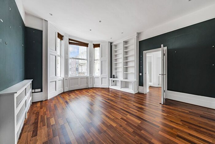 1 Bedroom Flat To Rent In Barons Court Road, Barons Court, London, W14