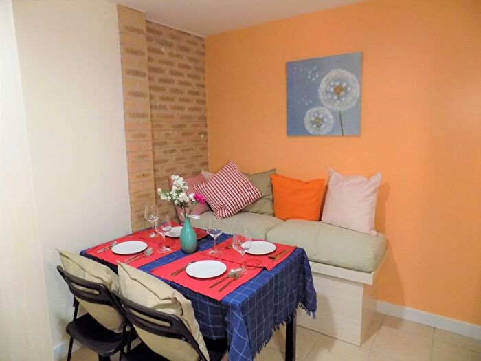 5 Bedroom Semi Detached House To Rent In Cherry Tree Drive, Coventry, CV4