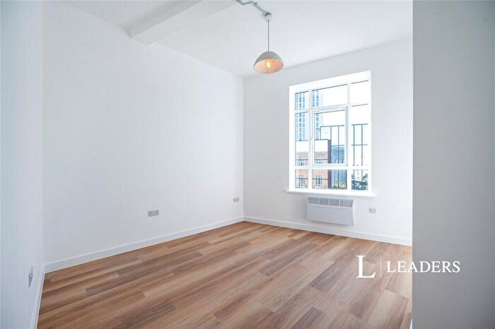 1 Bedroom Flat To Rent In Commercial Road, Portsmouth, Hampshire, PO1