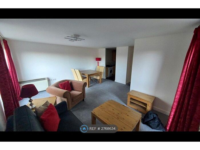 2 Bedroom Flat To Rent In Alder Court, London, N11