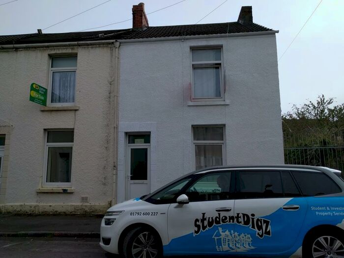 3 Bedroom House To Rent In Rodney Street, Sandfields, Swansea, SA1