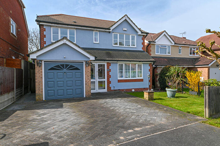 4 Bedroom Detached House For Sale In Everglades Avenue, Cowplain, PO8