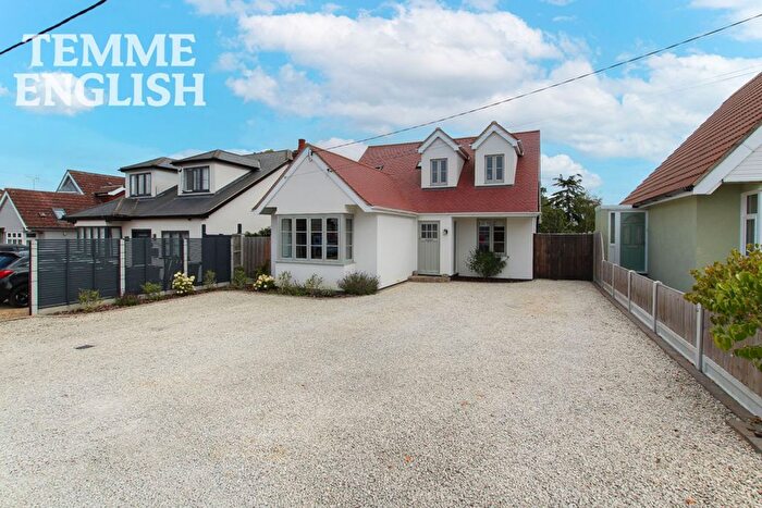 4 Bedroom Detached House For Sale In Louvaine Avenue, Wickford, SS12
