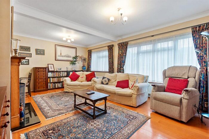 4 Bedroom Detached House For Sale In Stafford Road, Petersfield, GU32