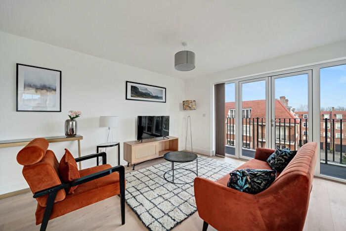 2 Bedroom Apartment For Sale In Unit Whetstone Square, Whetstone, N20