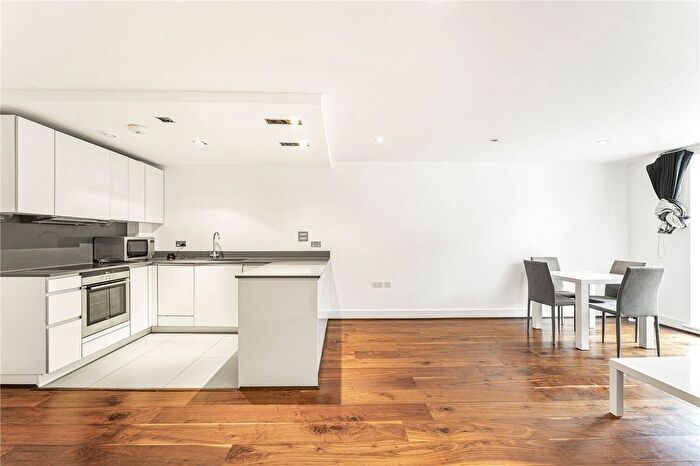 2 Bedroom Flat To Rent In Yeo Street, London, E3