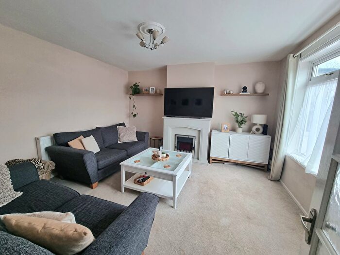 3 Bedroom End Of Terrace House For Sale In Mousehole Road, Paulsgrove, Portsmouth, PO6