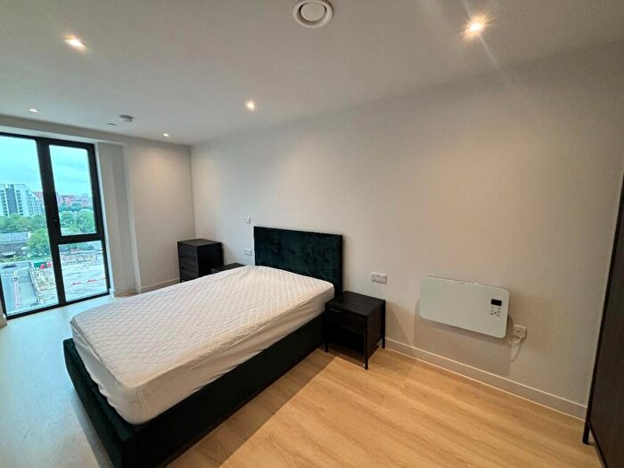 2 Bedroom Apartment To Rent In Waterhouse Tower, Dutton Street, M3