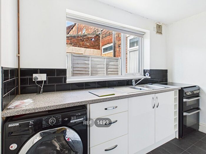 2 Bedroom Terraced House To Rent In White Street, Hull, HU3