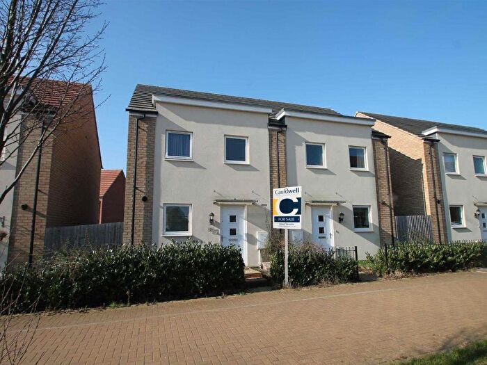3 Bedroom Semi Detached House For Sale In Warwick Avenue, Broughton, MK10