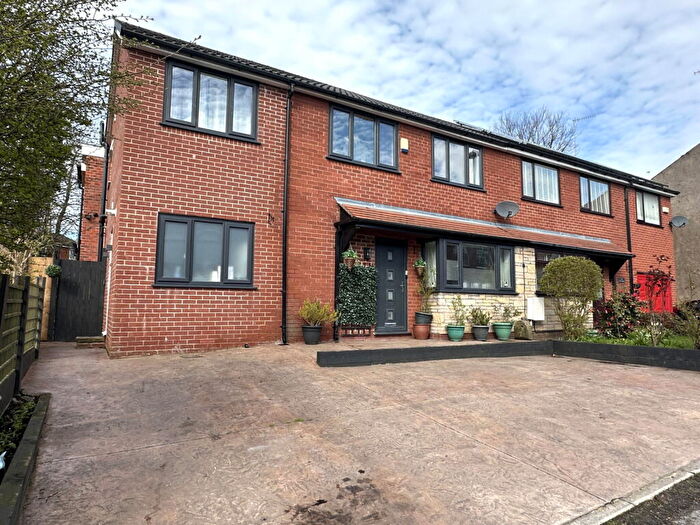 5 Bedroom Semi Detached House For Sale In Fir Lane, Royton, OL2