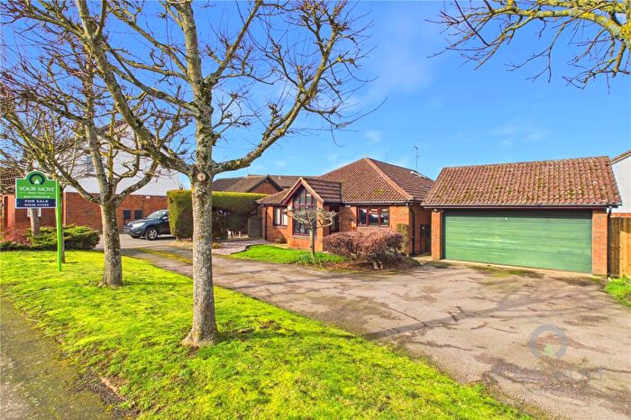 3 Bedroom Bungalow For Sale In Malvern Close, Kettering, Northamptonshire, NN16
