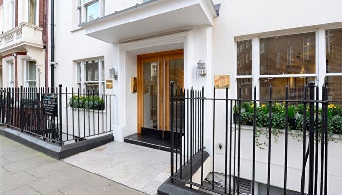 Studio To Rent In Hill Street, London, City Of London, W1J