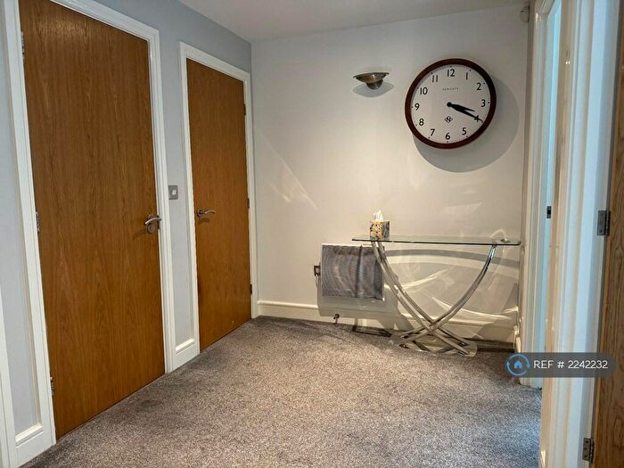 2 Bedroom Flat To Rent In Barton Road, Manchester, M28