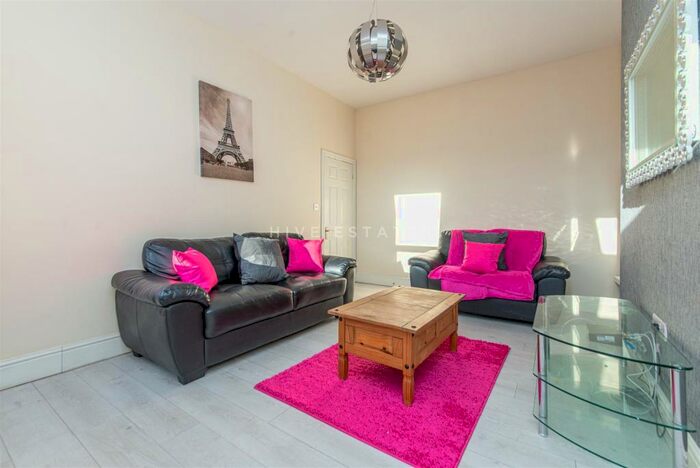 3 Bedroom Flat To Rent In Trewhitt Road, Heaton, Newcastle Upon Tyne, NE6