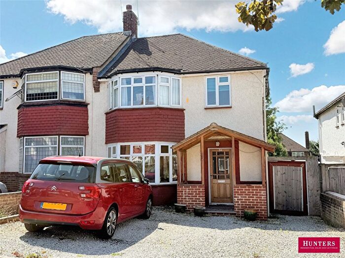 3 Bedroom Semi-detached House For Sale In Linthorpe Road, Cockfosters, Barnet, EN4