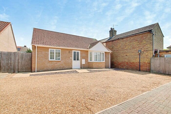 2 Bedroom Detached Bungalow For Sale In West Street, Chatteris, PE16
