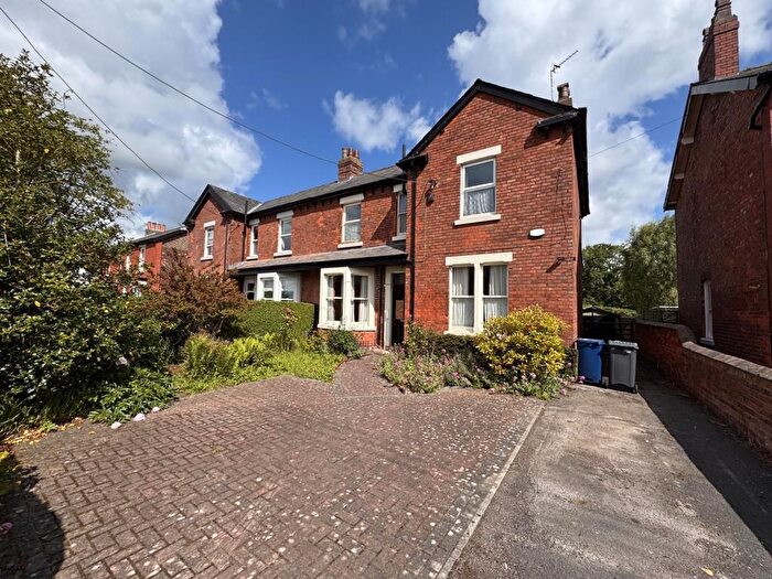3 Bedroom Semi-Detached House For Sale In Chapel Lane, New Longton, PR4