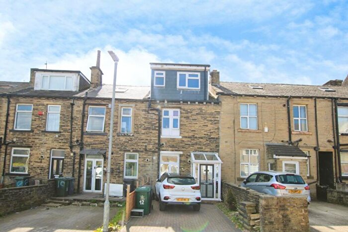 4 Bedroom Terraced House For Sale In Moor Terrace Bradford, BD2
