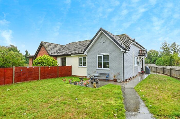 2 Bedroom Semi-Detached Bungalow For Sale In Common View, Snettisham, PE31