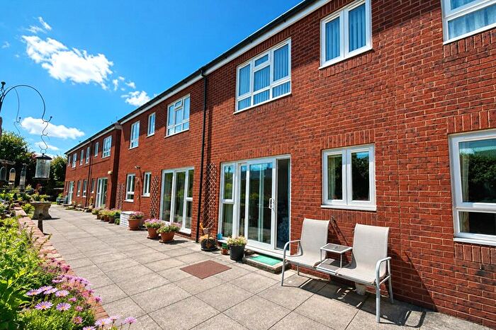 2 Bedroom Apartment For Sale In Fountain Court, Westbury, BA13