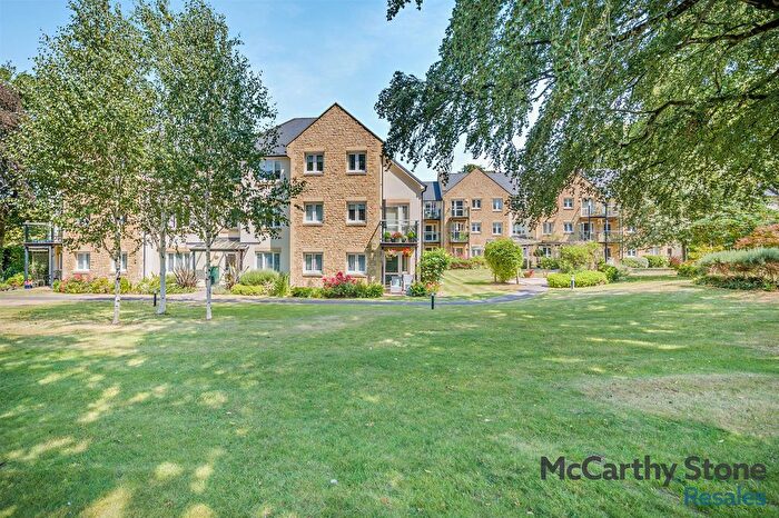 2 Bedroom Flat For Sale In Holmcroft Court, Charlton Road, Shepton Mallet, BA4