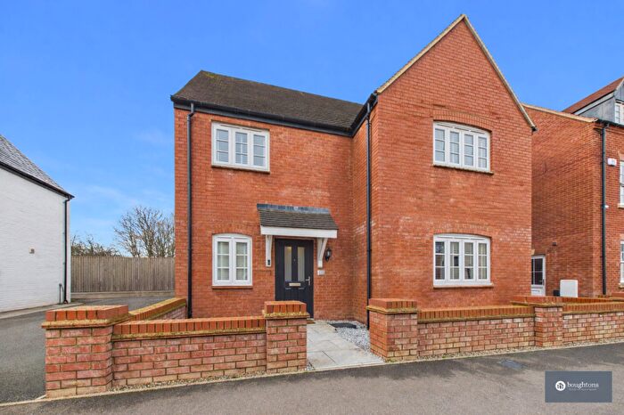 4 Bedroom Detached House For Sale In Field View, Brackley, NN13