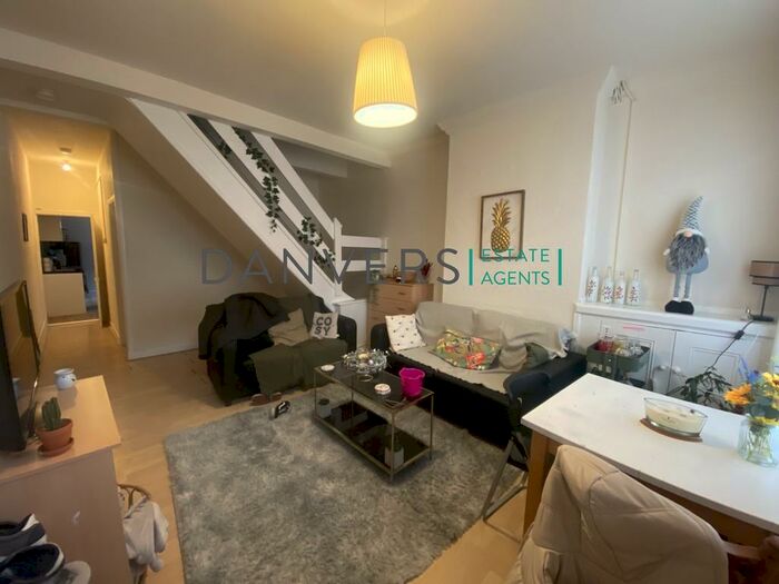 3 Bedroom Terraced House To Rent In Windermere Street, Leicester, LE2