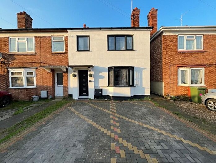 3 Bedroom End Terrace House For Sale In Elmfield Road, Peterborough, PE1
