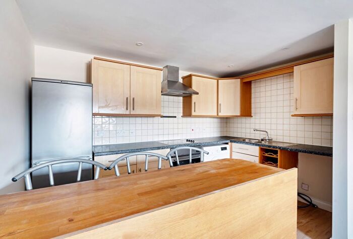 2 Bedroom Flat To Rent In Bath Road, Cheltenham, GL53