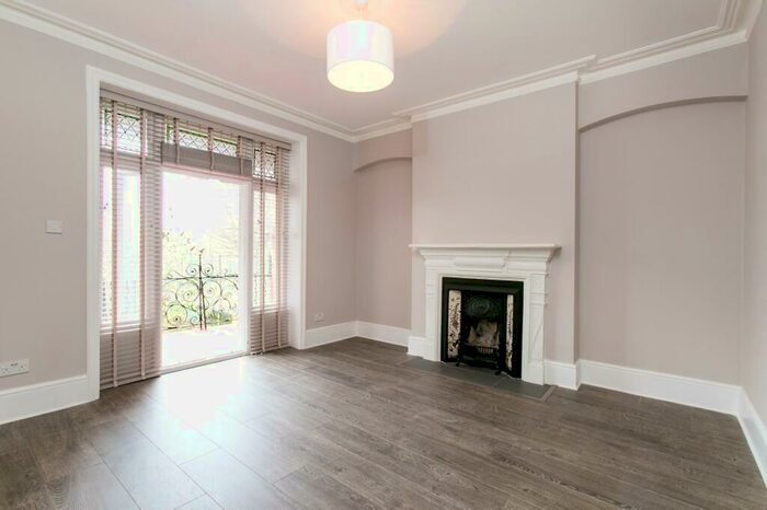 3 Bedroom Apartment To Rent In Parliament Hill Mansions, Lissenden Gardens, London, NW5