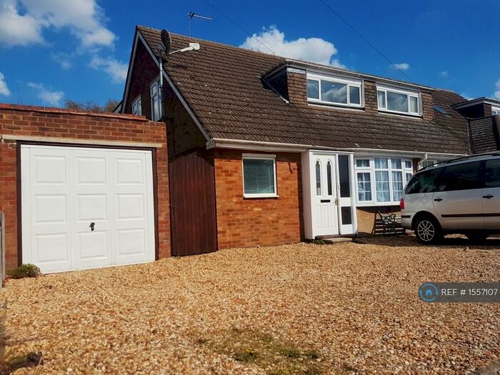 3 Bedroom Semi-Detached House To Rent In Caddington, Caddington, LU1