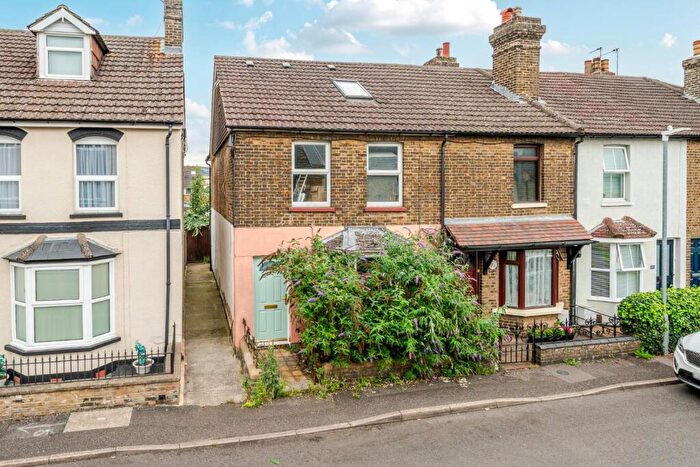 4 Bedroom End Of Terrace House For Sale In Church Field, Snodland, ME6