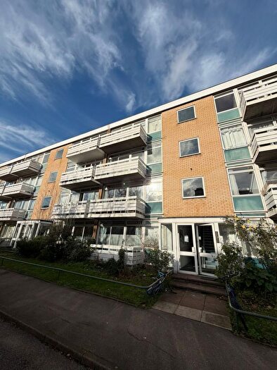 2 Bedroom Flat For Sale In Arbor Court, London, N16